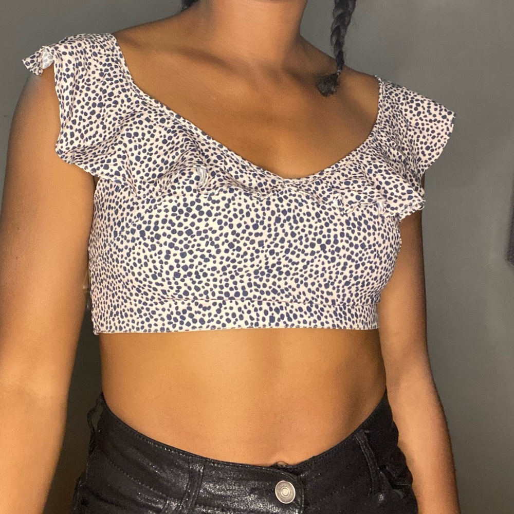 Cheetah print crop top with ruffled sleeves